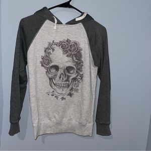 Cotton On - Skull Long Sleeve Sweater - XS